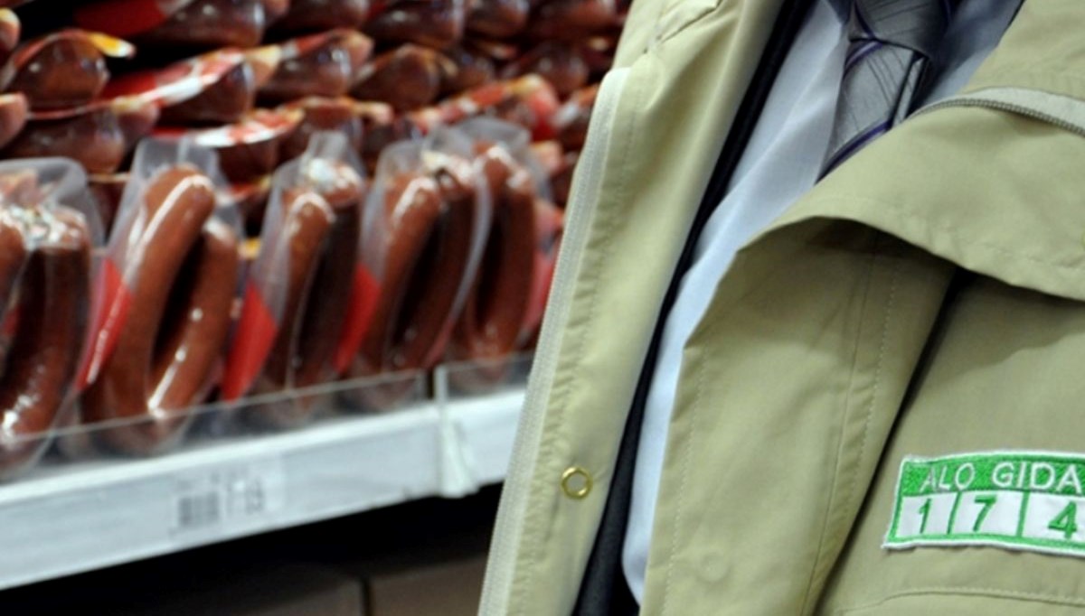 ramazan ayinda besin kontrolleri sucuk ve salamda kanatli eti 6Na2ZjMg