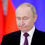 rusyaya gozdagi putin er ya da gec masaya oturacak VxMns39t