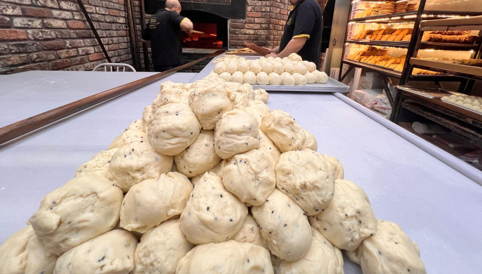 Ramazan Sofralarının Yıldızı: Eşsiz Aromasıyla Gönülleri Fethediyor 71 sahur ve iftar sofralarinin vazgecilmez tadi kendine has aromasiyla severek tuketiliyor ZumlSVXL