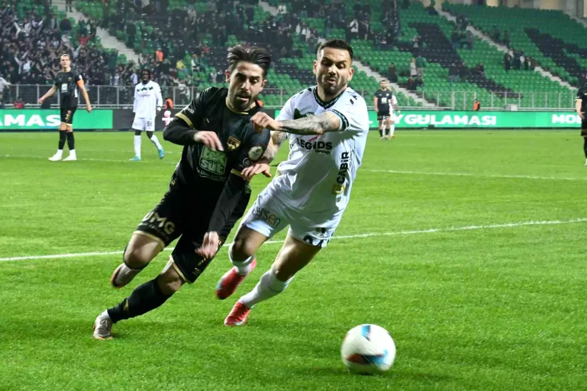 sakaryaspor ve bandirmaspor 2 2 beraberlik sundu 14W8QZCP