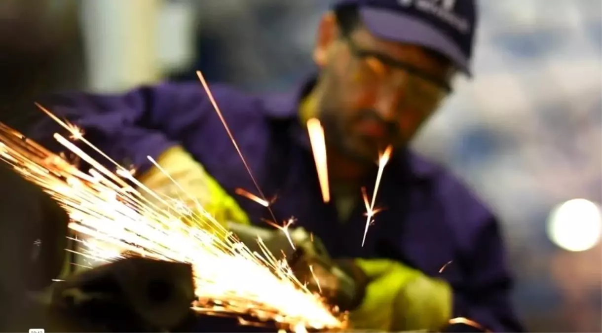 sanayi uretimi yillik artti aylik dustu J2Ve6N7e