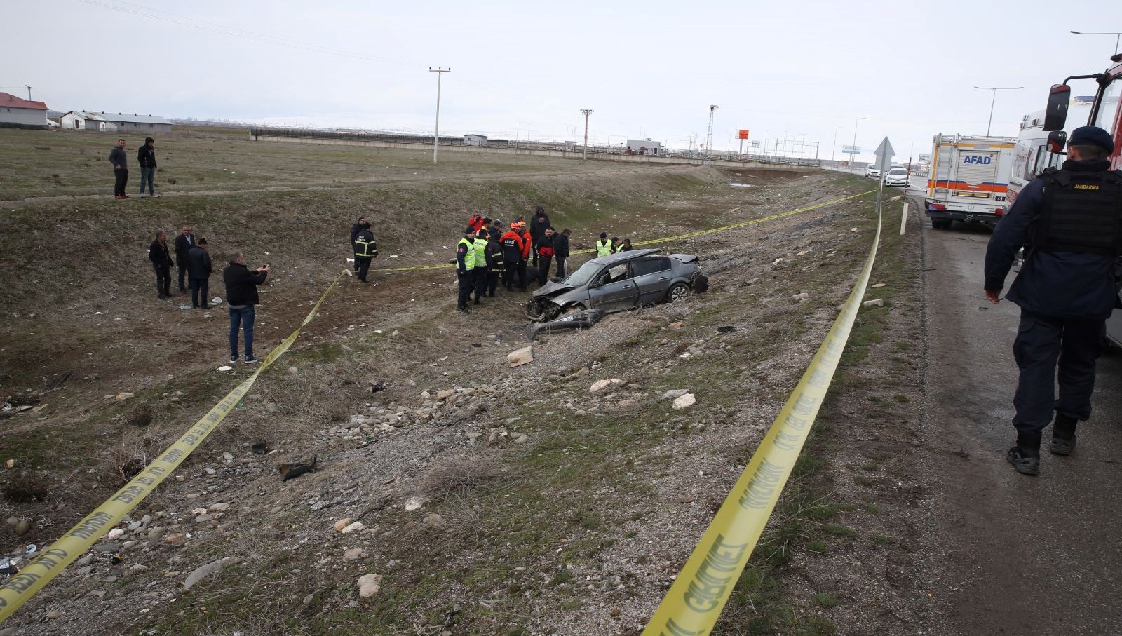 sarampole devrilen aracta bir can kaybi