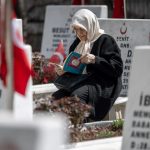 sehitliklerde buruk bayram l5gF4wXb