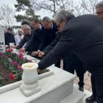 seyit onbasi mezari basinda anildi OyViflkK