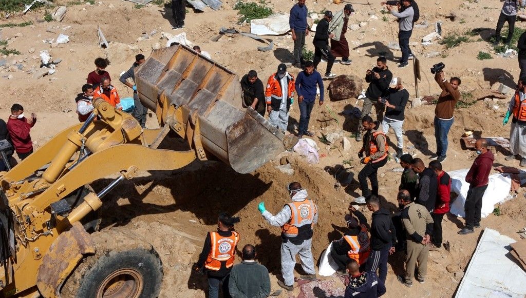 sifa hastanesi avlusunda gomulu 61 ceset cikarildi JrwNNG8f