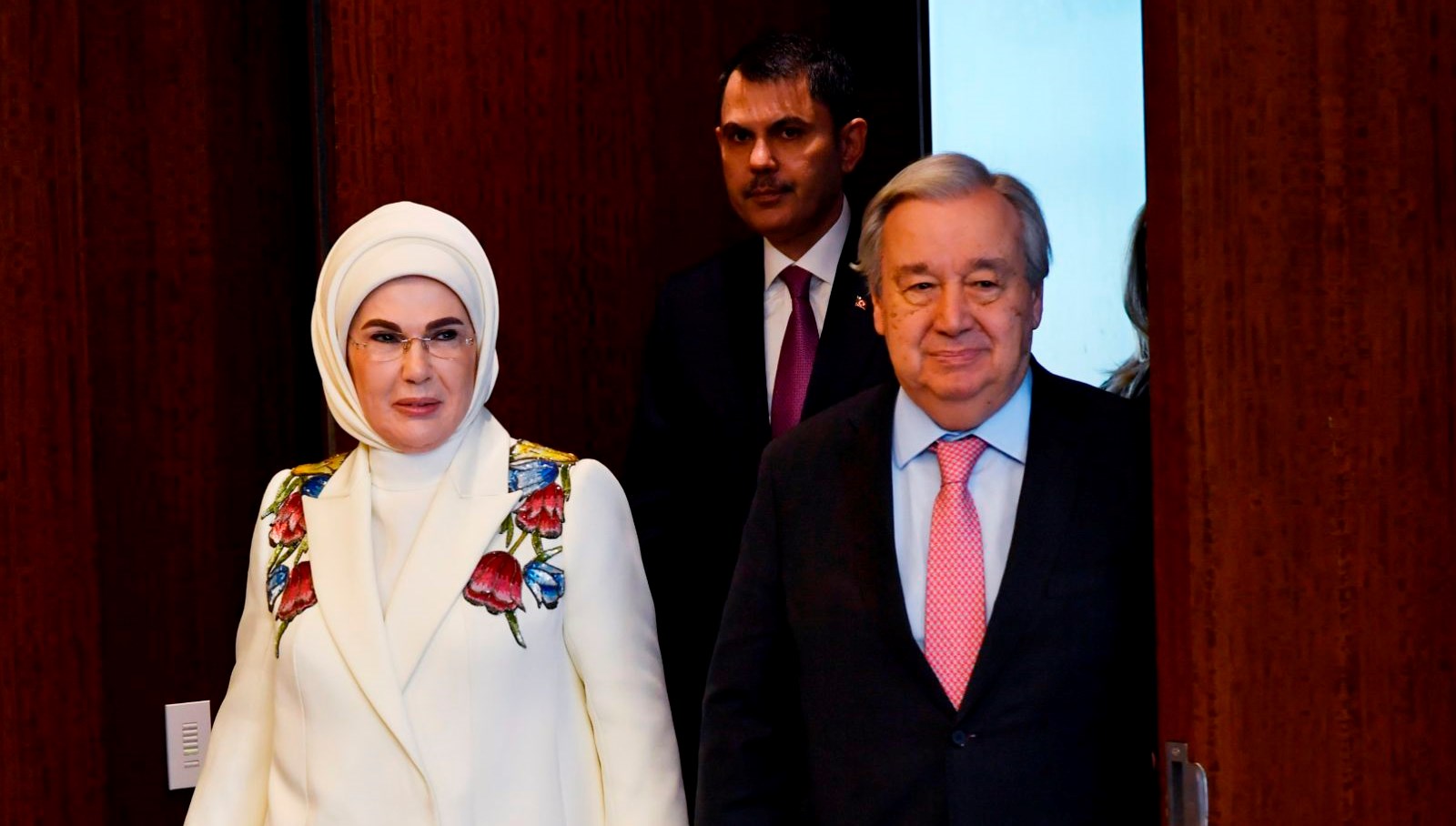 sifir atikgunu emine erdogan new yorkta bm genel sekreteri guterresle bir ortaya geldi