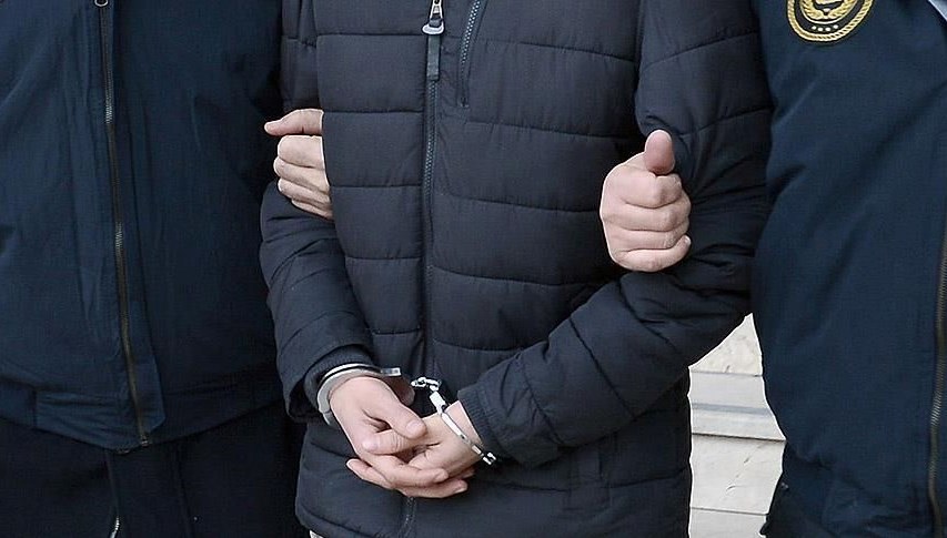 Sigara Paketinden Çıkan Şüphe: İranlı Gözaltında 71 sigara paketinde uyusturucu cikti iran asilli kuskulu yakalandi