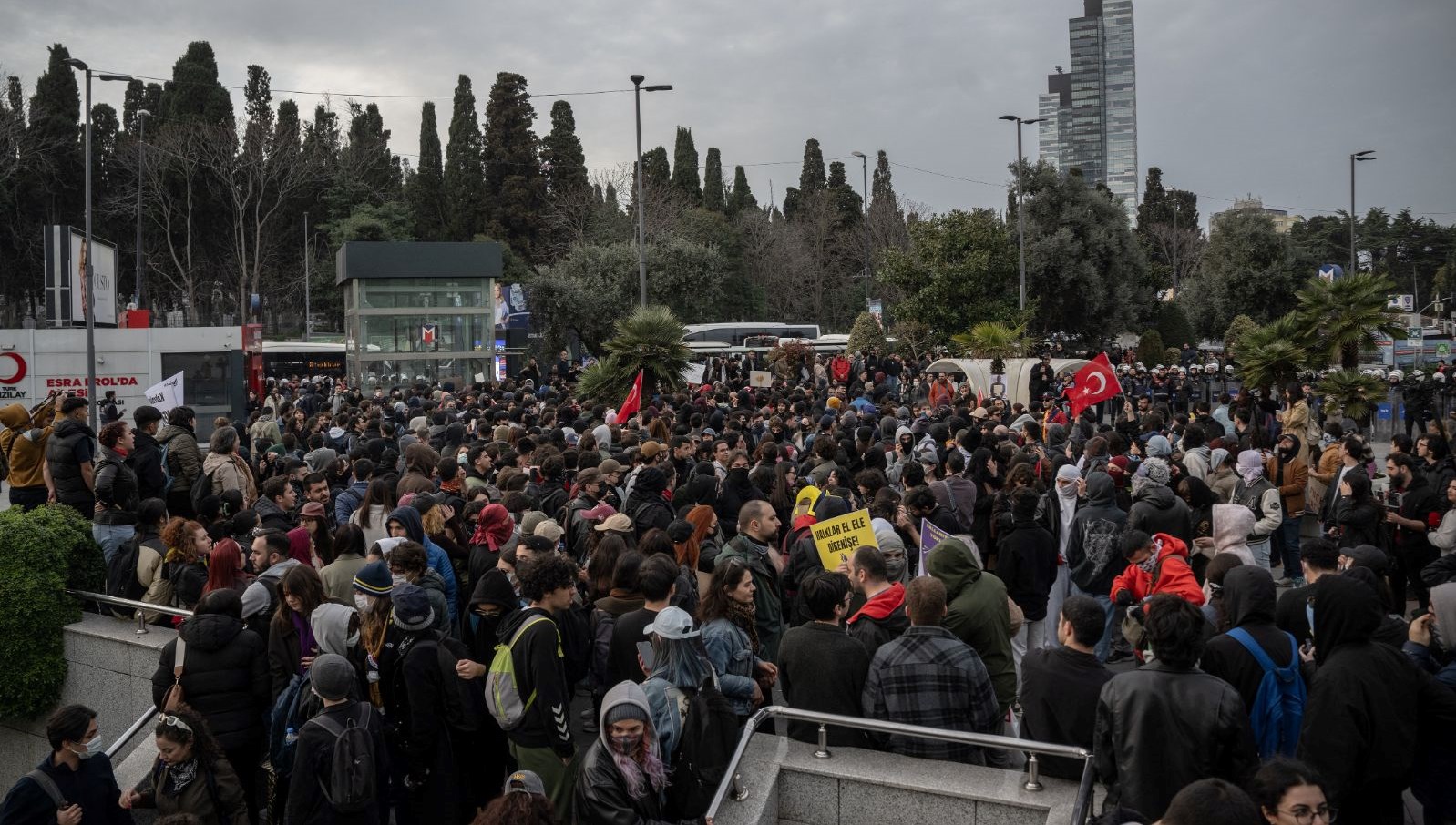 sislide protestoculara mudahale 100den fazla hareketci gozaltinda Y9L5O8Gh