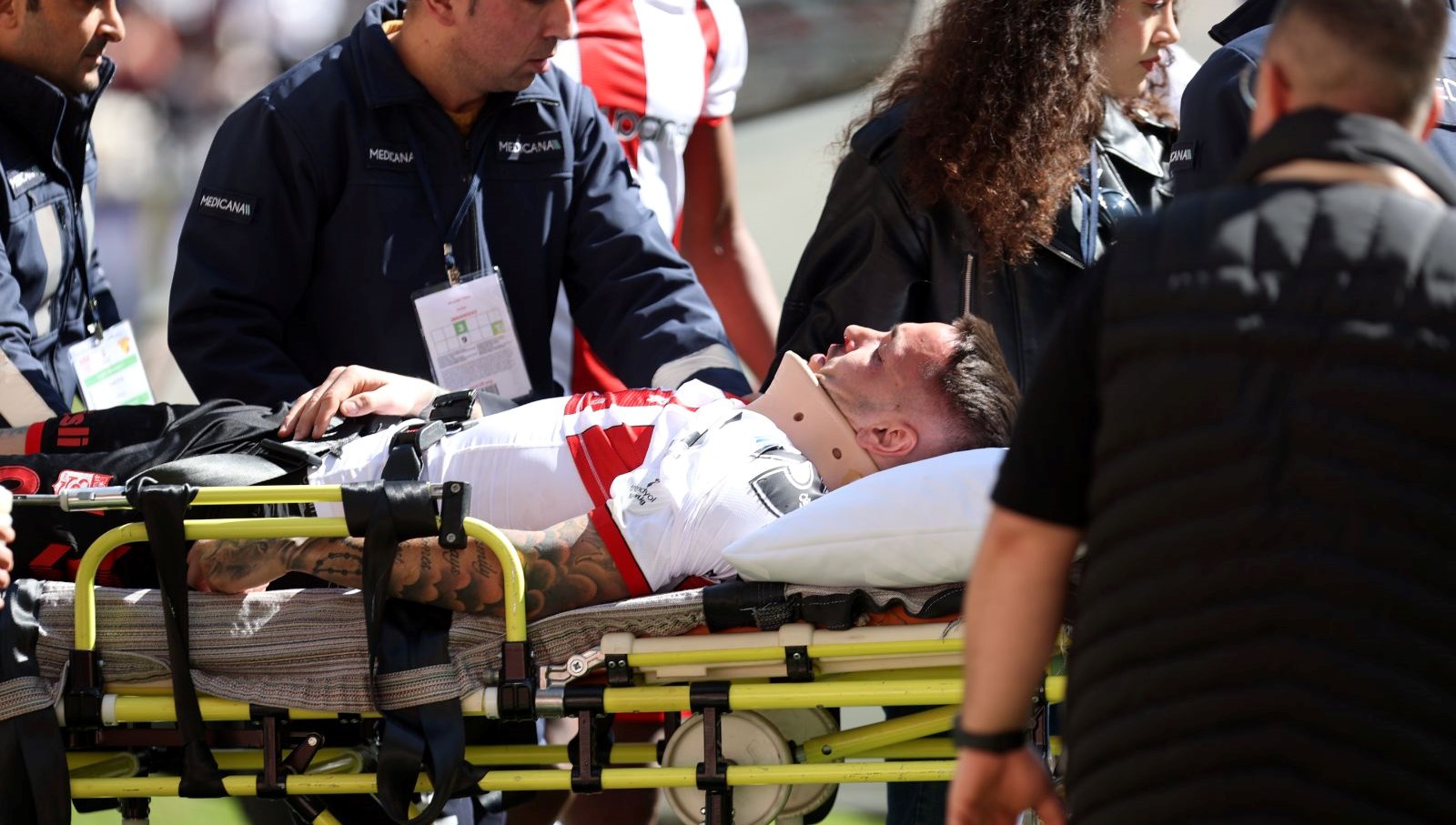 sivasspor goztepe macinda korkutan sakatliklar iki futbolcu hastaneye kaldirildi QIIILth2