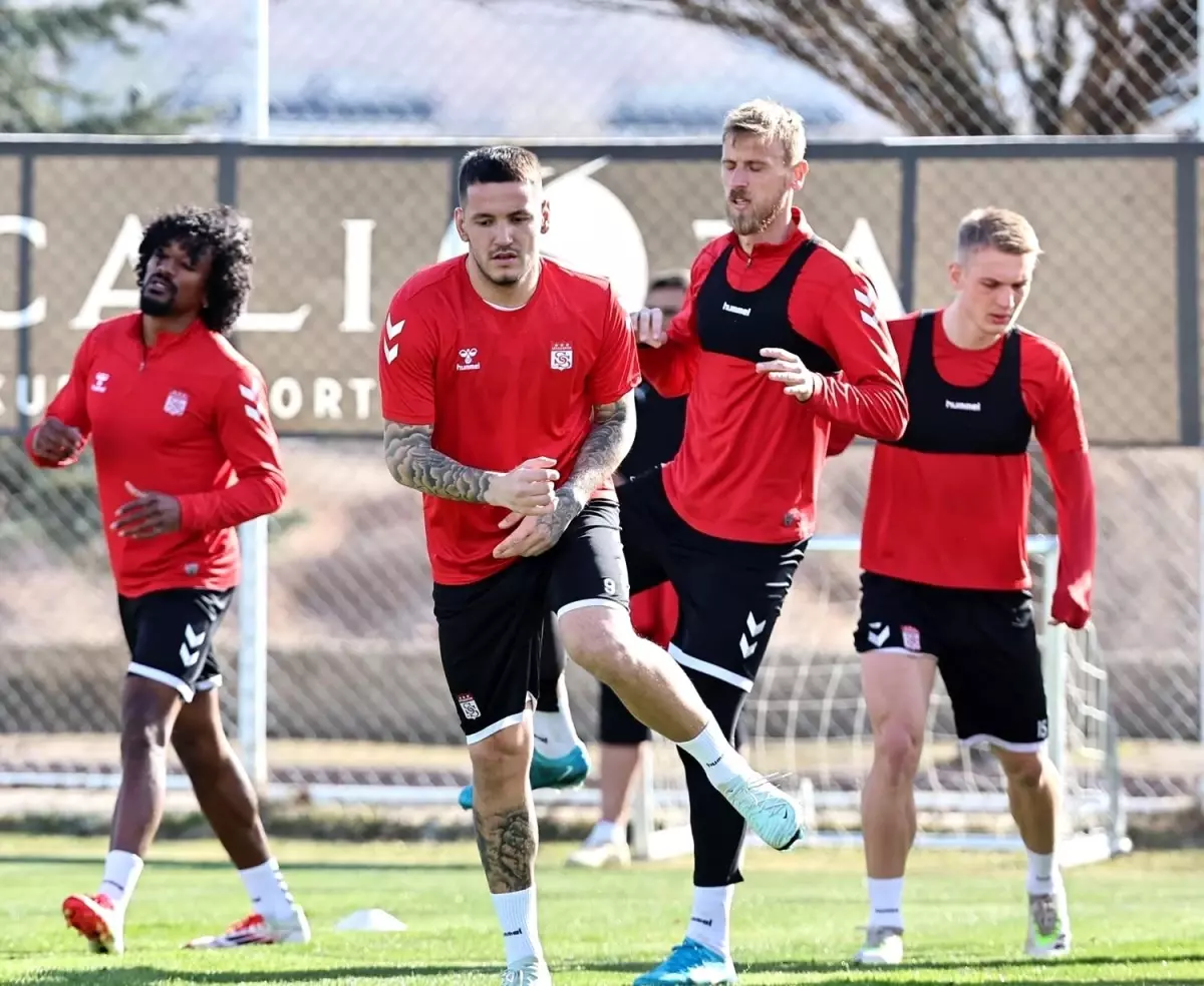 Sivasspor'dan Hatayspor Deplasmanına Kritik Hazırlık 71 sivasspor hatayspor macina hazirlaniyor K7vmK4ZT