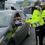 soforler bayramda ceza yerine tatli yedi R3h7NMup