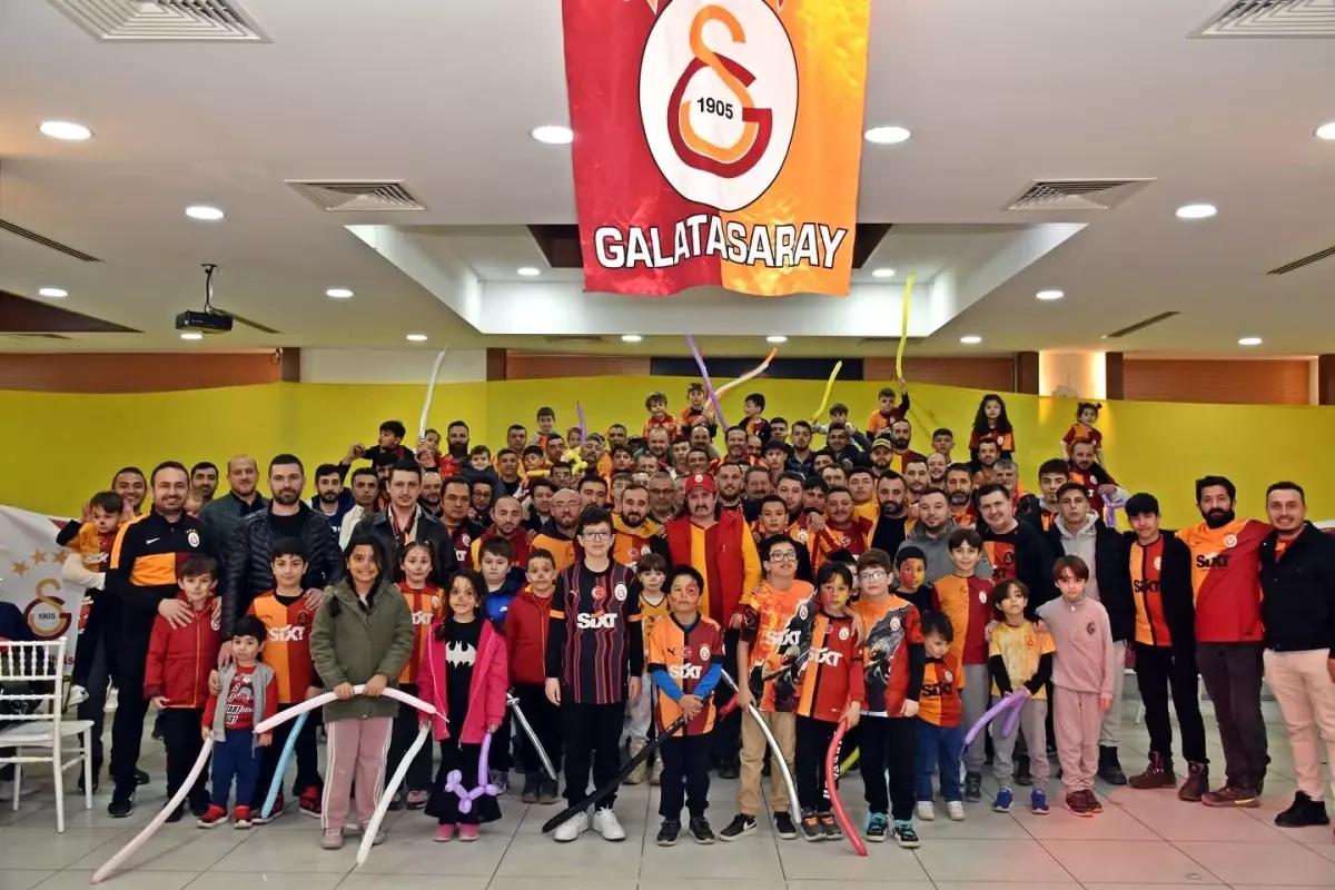 sogutte galatasaray taraftarindan manali iftar yemegi ctMm1ATD