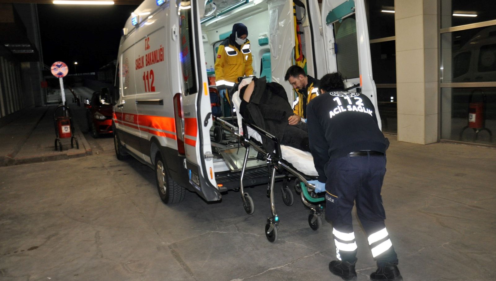 sokak ortasinda bicakli atak tJkiXycR