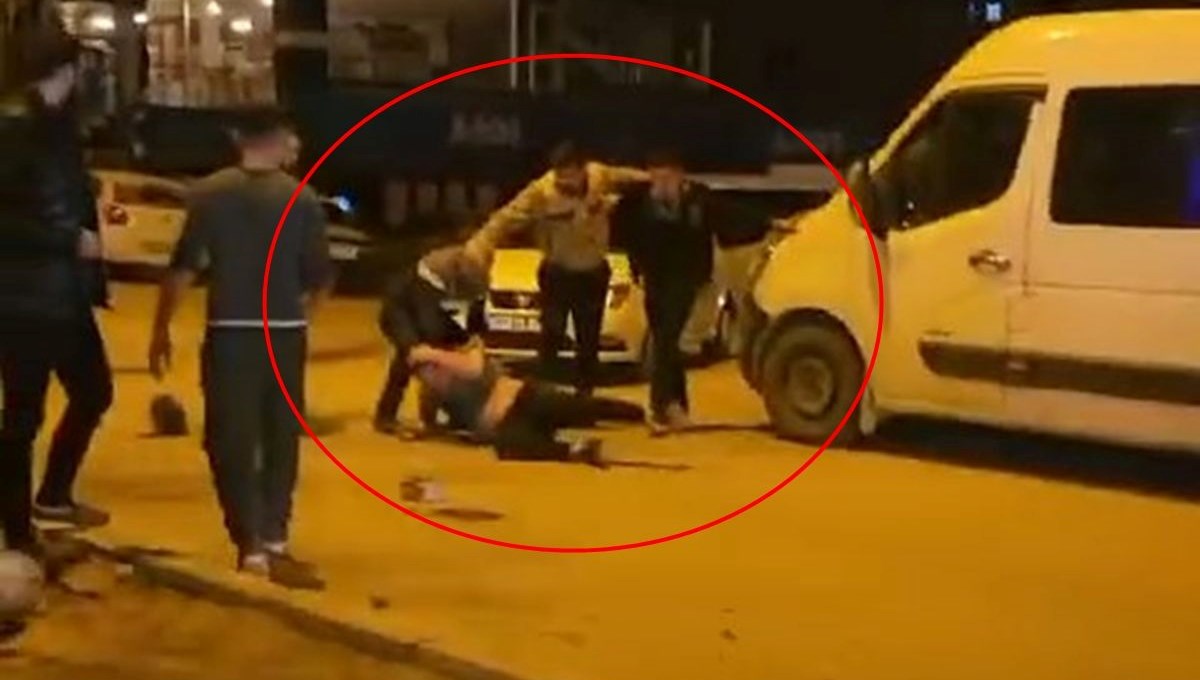 sokak ortasinda tekme tokat dayak