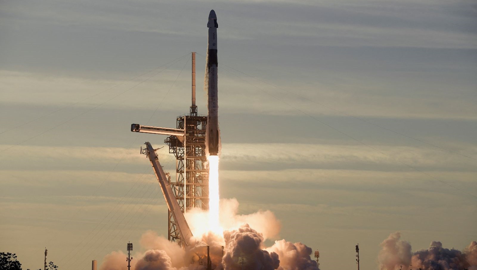 spacex 4 astronotu memleketler arasi uzay istasyonuna gonderdi P9bJwGik