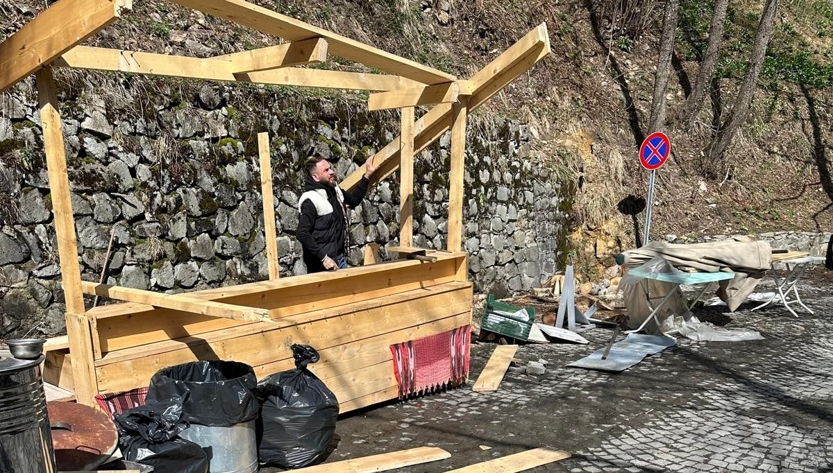 sumela manastiri etrafindaki seyyar tezgahlar kaldirildi 3q41WcJb