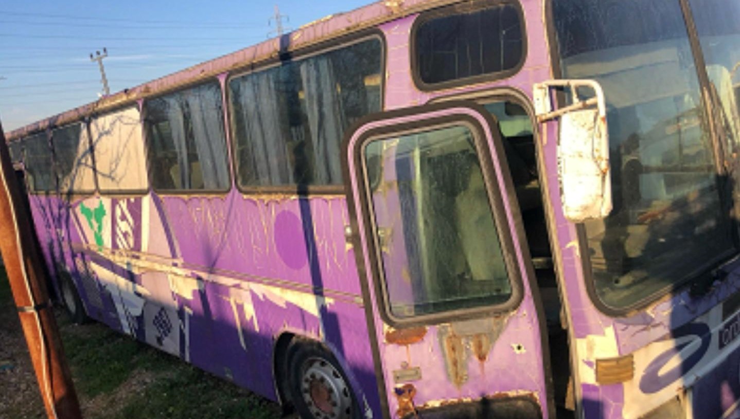 Süper Lig Rüyası Bitti: Yıldız Oyuncunun Otobüsü Hacizle Satışta 71 super ligde firtina uzereydi artik otobusu haciz edildi ve icra yoluyla satiliyor 2tTjjk2V