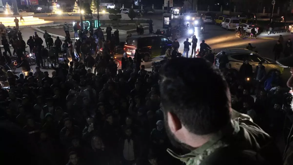 Suriye Alevler İçinde: Ordu Alarmda, Ülke Genişliğinde Sokağa Çıkma Yasağı İlan Edildi 71 suriyede catismalar siddetlendi ordu teyakkuzda sokaga cikma yasagi ilan edildi 1VzmfTtF