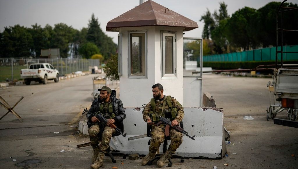 suriyede son durum meyyit sayisi bini asti acil durum komitesi kuruldu