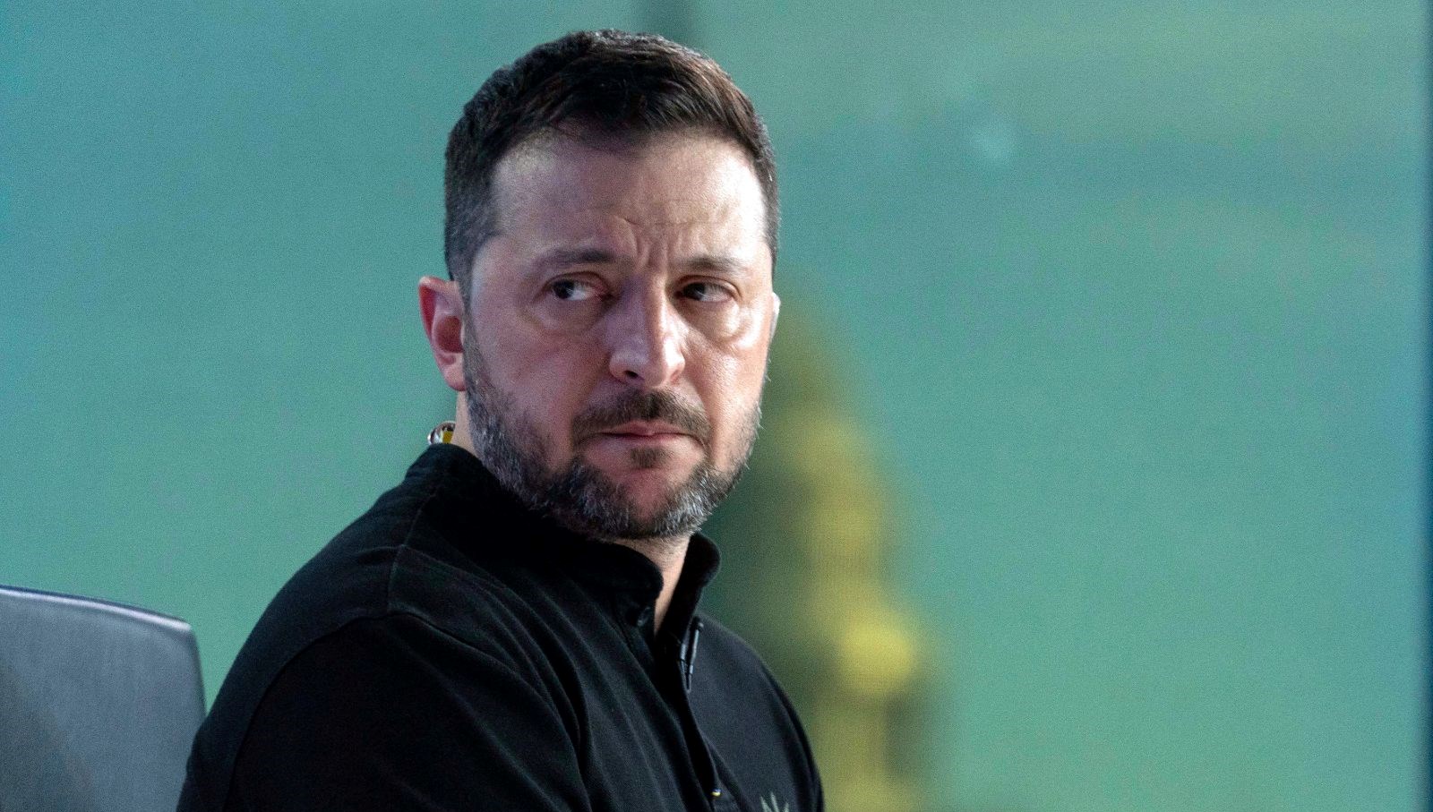 takim elbisen yok mu diye sordu beyaz saray muhabiri zelenskinin kiyafeti ile alay etti 2TvDdK53