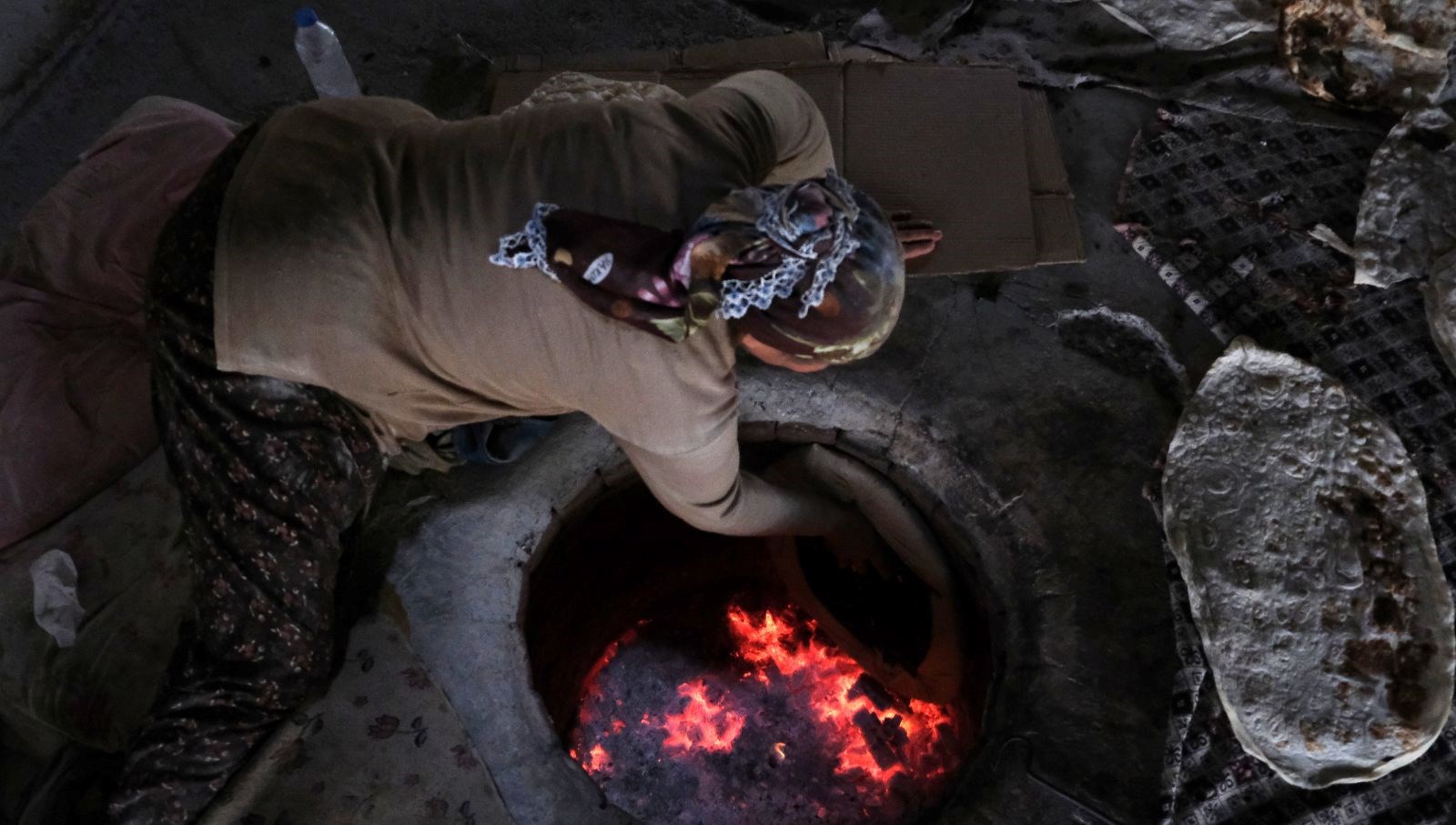 tandirlar ramazan sofralari icin yandi bayan ustalar pisiriyor 5UNDgC36