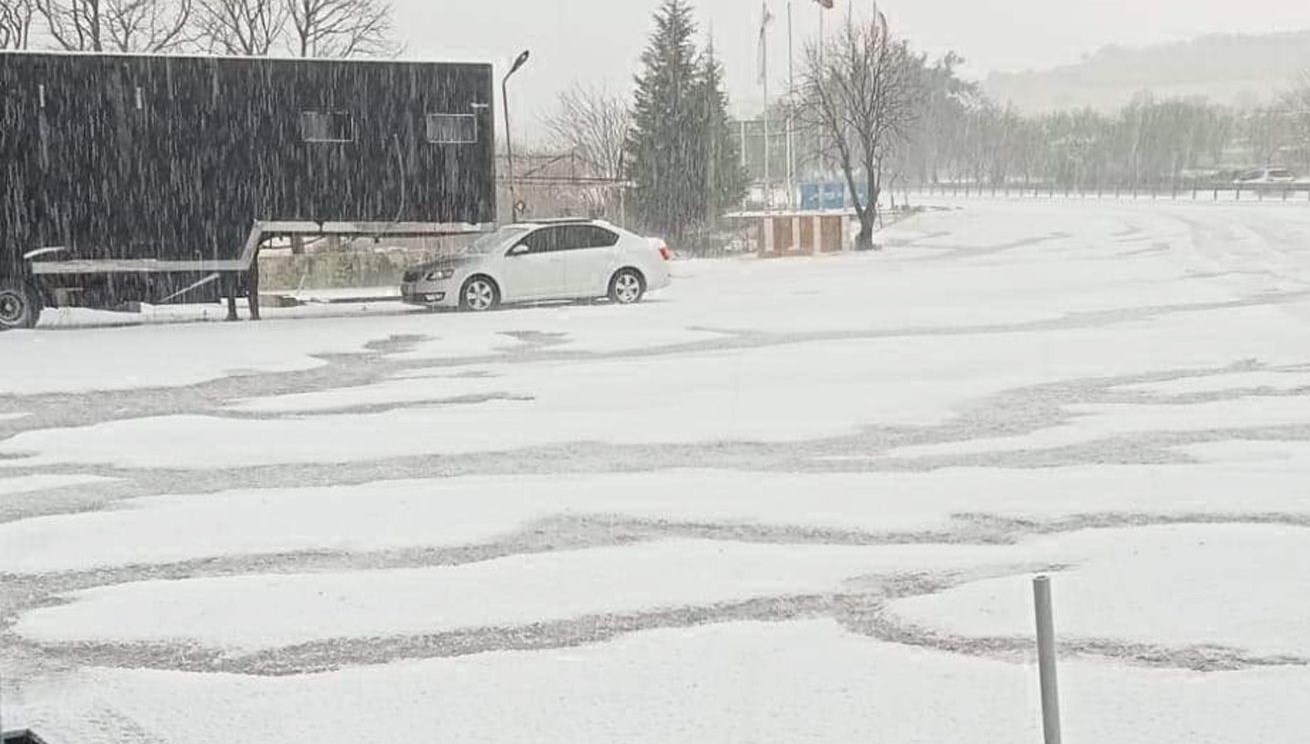 tekirdag beyaza burundu ceviz buyuklugunde dolu yagdi Cj66qLhd