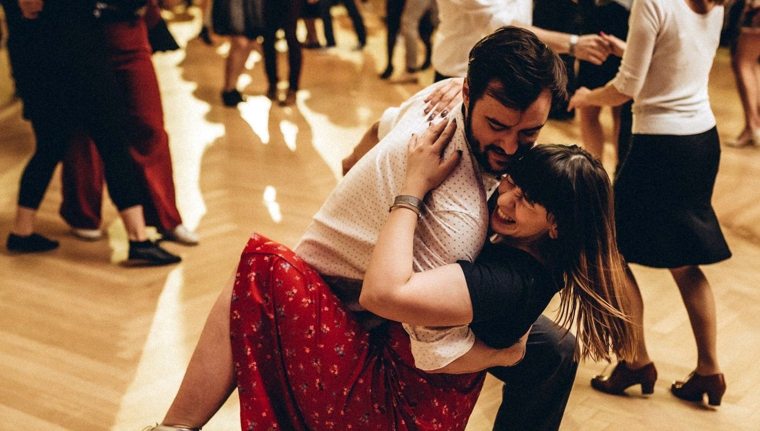 temde feci kaza sirp dansci oldu arkadaslari yarali Invmacfp