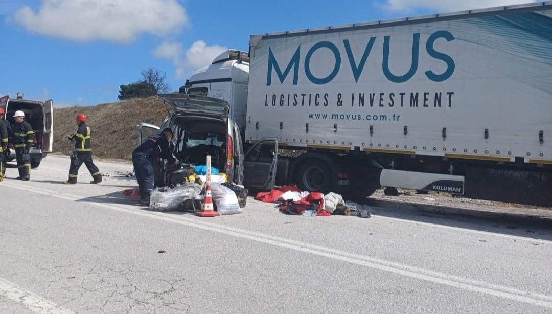 ticari arac ile tir carpisti 1 meyyit 3 yarali l1A6EskR