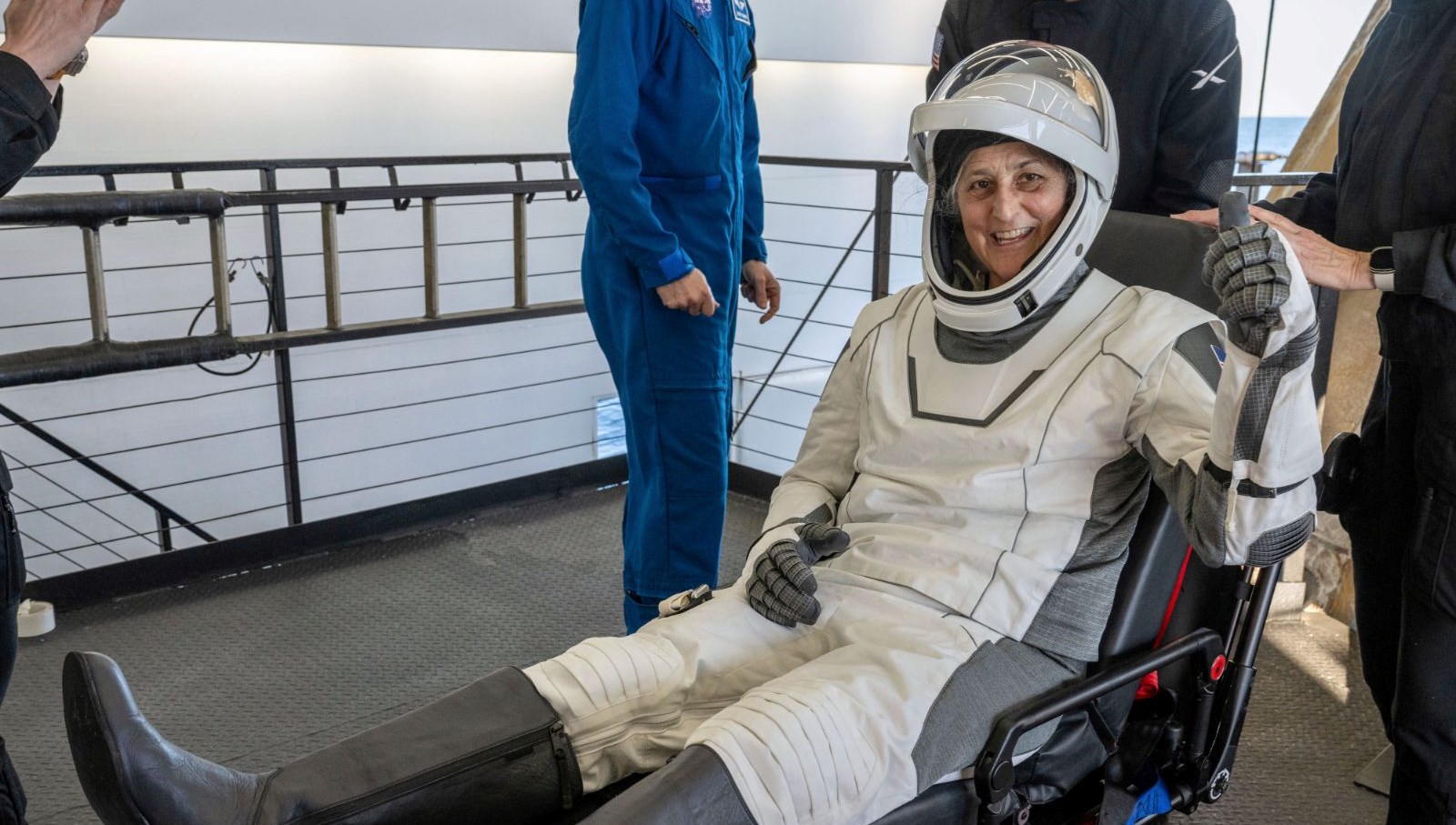 Trump'tan Uzay Krizi Çözümü: Astronotları Kurtarma Operasyonuna Kişisel Destek! 71 trump uzayda mahsur kalan astronotlarin parasini cebinden odeyecek ZCNcDKqA