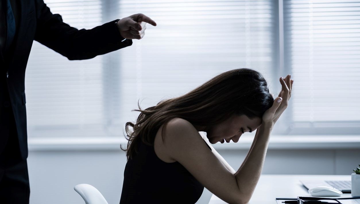 Mobbing Alarmı: Çalışanları Korumaya Yönelik Yeni Genelge Yayınlandı! 71 tum calisanlari ilgilendiriyor mobbing genelgesi resmi gazetede LFNCL5cj