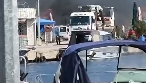 tuzlada balikci barinaginda lastik yangini YrihVw6b