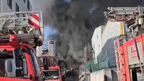 tuzlada fabrika yangini takimlar olay yerinde ykiaJTzM