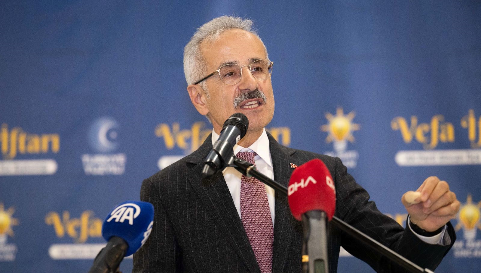 Ankara-İzmir Arası Ulaşım Devrimi: 3,5 Saatlik Yeni Dönem 71 ulastirma ve altyapi bakani uralogluankara izmir arasi 35 saate dusecek ll3m3lDm