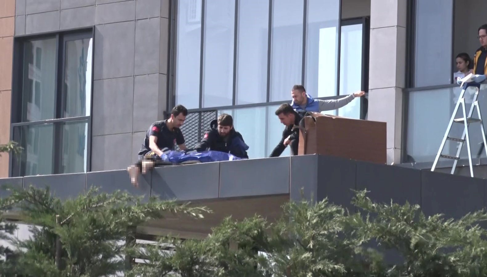 umraniyede 23 yasindaki genc 28kattan duserek hayatini kaybetti 8ks3grPF