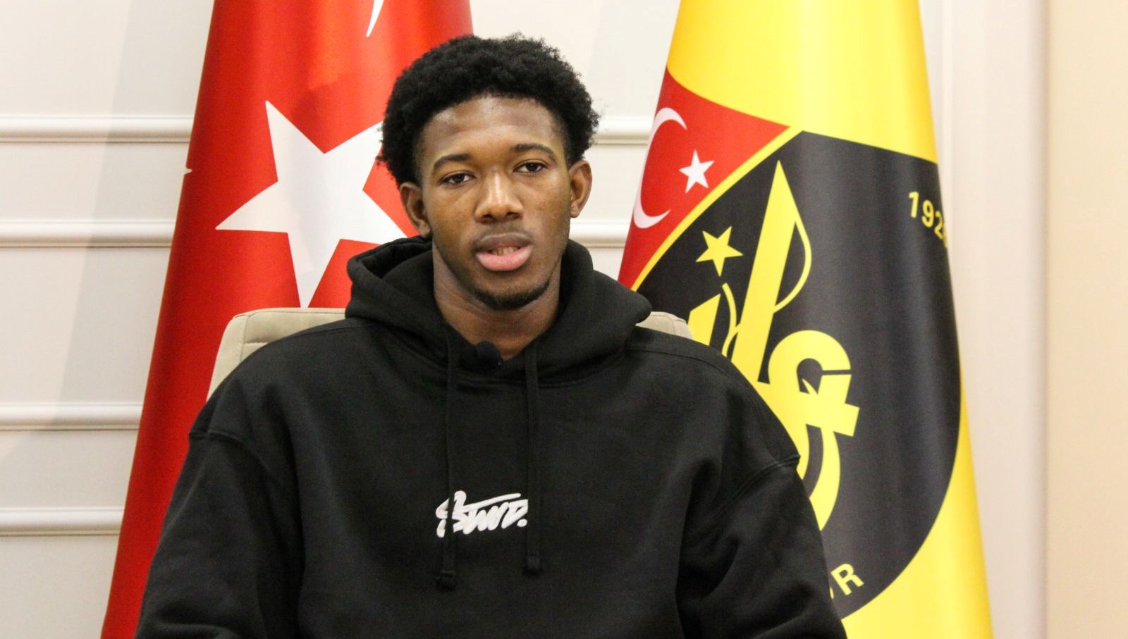 universite egitimi icin istanbula geldi hayati degisti futbolcu diarranin degisik oykusu mPSB6VKp