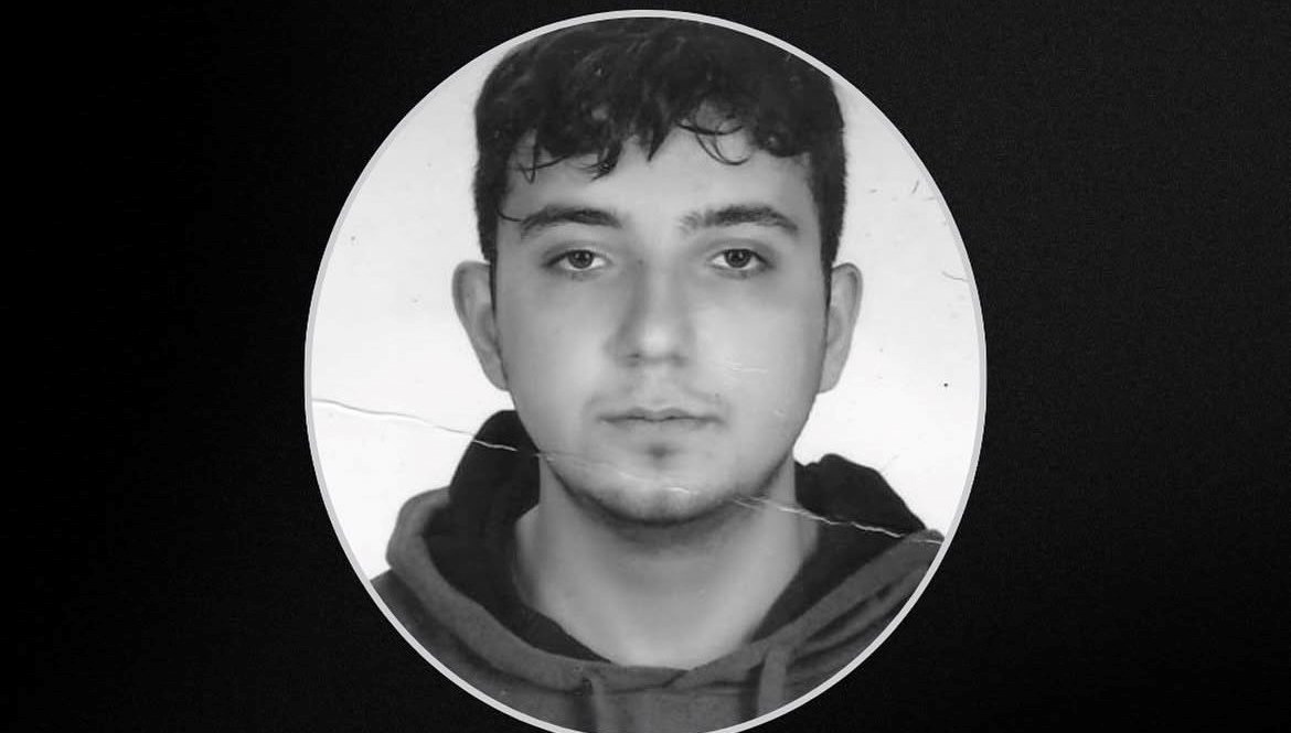 universite ogrencisi burakin kuskulu mevti NQ2AydBZ