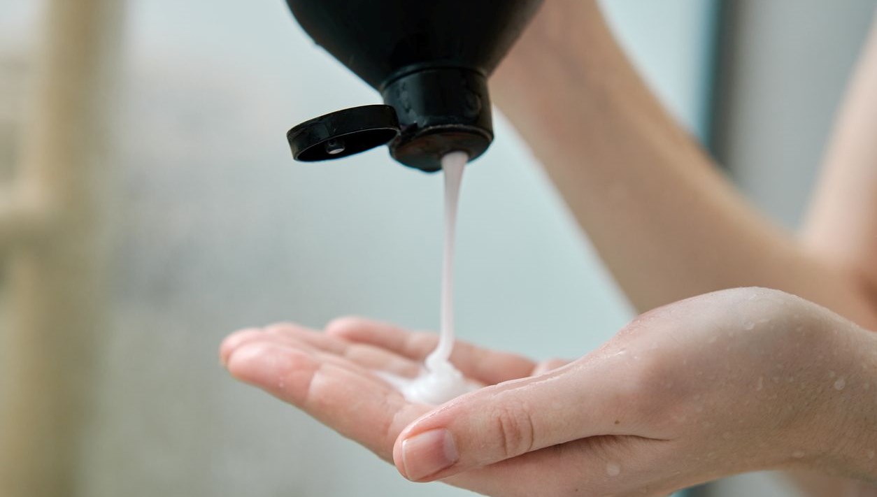 Ünlü Markadan Şok Gelişme: Şampuanları Raflardan Çekiliyor! 71 unlu markanin sampuanlari raflardan toplatiliyor olumcul enfeksiyon uyarisi 7ZMR1VgF