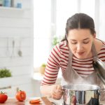 uzmanlar olumcul olabilir diyor yemek hazirlarken herkesin yaptigi en riskli kusur LuQwznUg