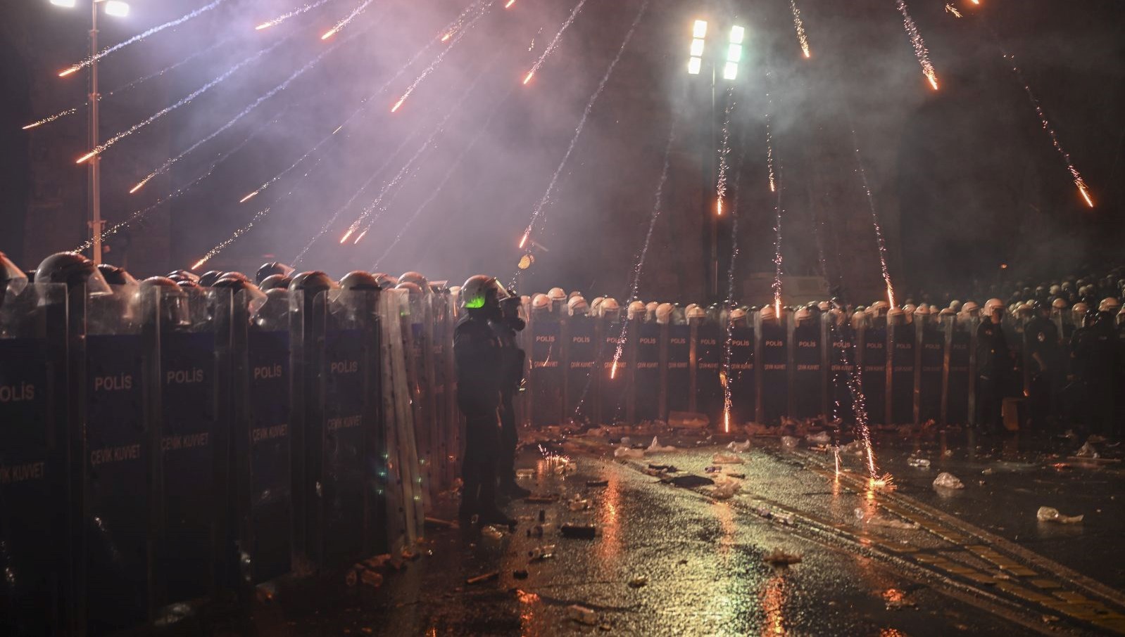 "Vali Gül'den Mustarip Açıklama: Kamu Tertibini Kaçınılmaz Şekilde Korunacak!"" 71 vali gulden aksiyonlara ait aciklamakamu tertibini bozan hicbir tesebbuse musamaha gosterilmeyecek