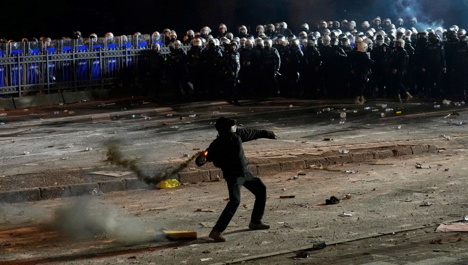 vali gulden vatandaslara musaadesiz sovlara katilmama daveti 4n2WA8TN