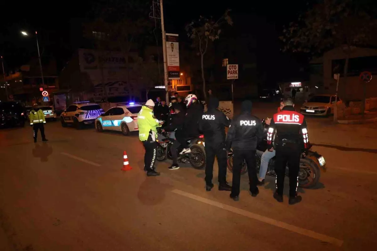 vali hatipoglu guvenlik kontrollerine katildi WQabSpSg