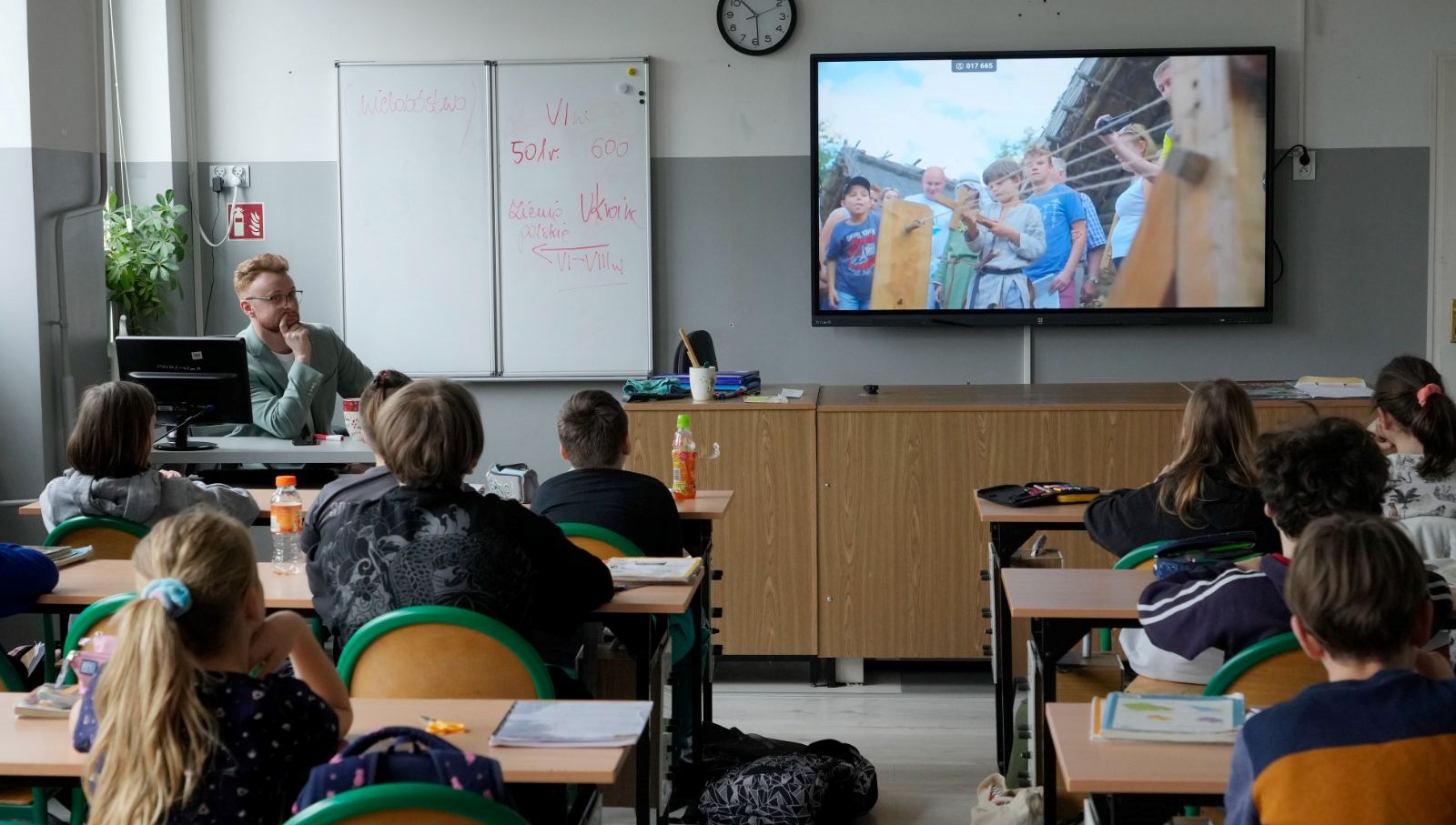 whatsapp kumesinde okul idaresini elestirenveliler gozaltina alindi tJUmLD76