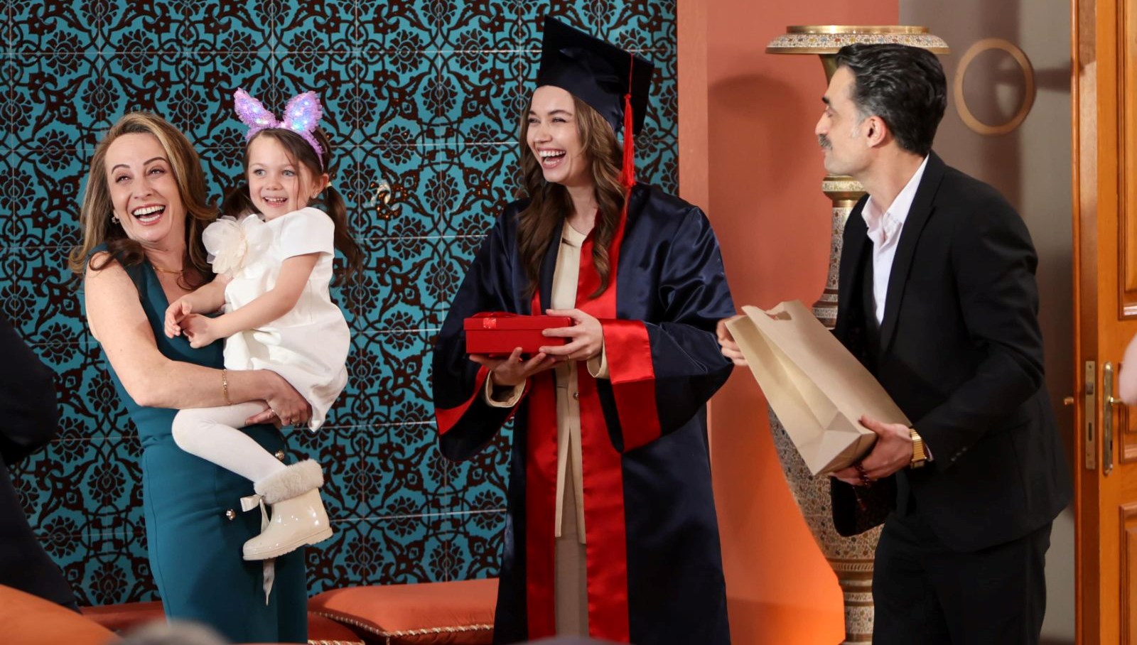 yali capkini 100 kismiyla ekranlara gelecek MHetl1zy