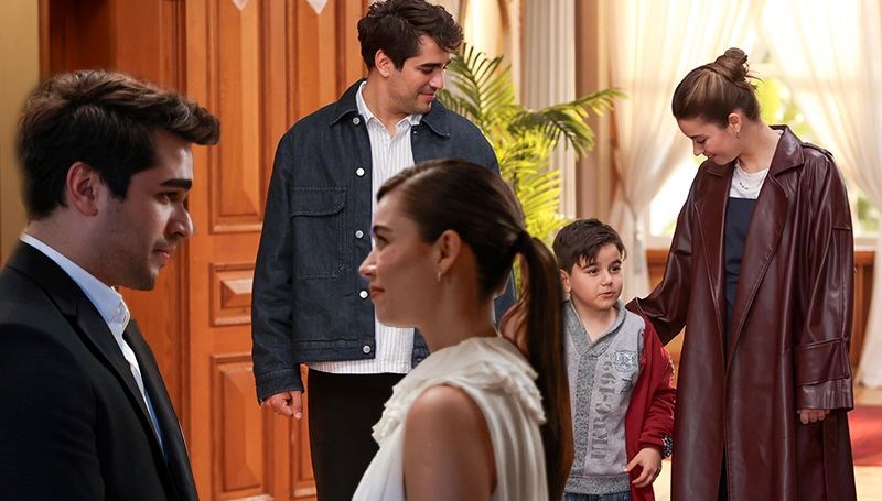 yali capkini setinden yeni karelerseyran ve duru yan yana IVt4mdKb