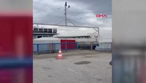 yalovada feribot iskeleye carpti Pdh5RPdO