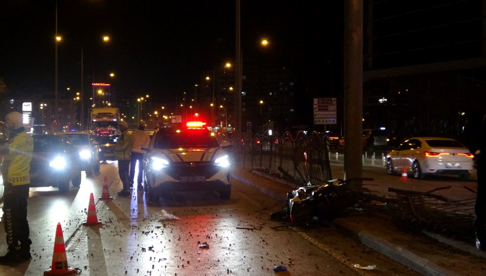 yarisan motosikletler carpisti bir kisi oldu bir kisi agir yarali 5EDsHCPL