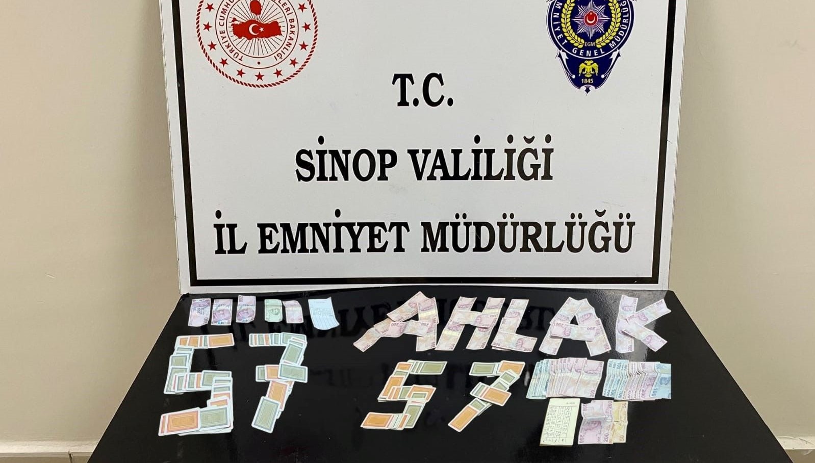 yasa disi kumar ve bahis operasyonu 8 bireye 48 bin 350 tl ceza nk3ap9vf