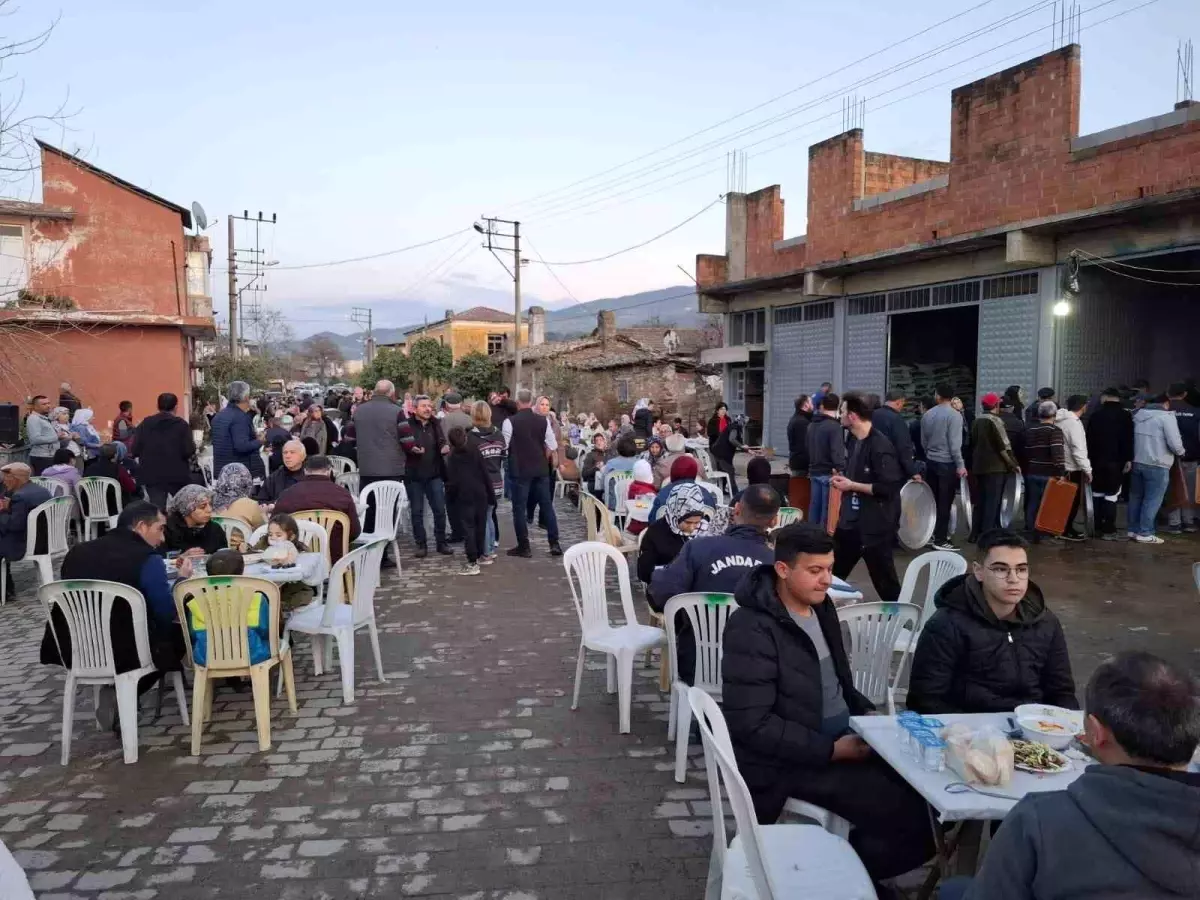 Yenipazar İftarında Gökler Rahmet Diledi 71 yenipazarda iftar programinda yagmur duasi
