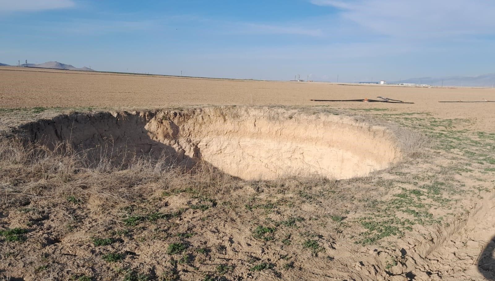 yer konya 6 yil evvel toprak doldurdugu obruk tekrar coktu ByCdTugY