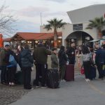 yunan adalarina ilgi suruyor ayvalikta kuyruk olustu szwRHUFV